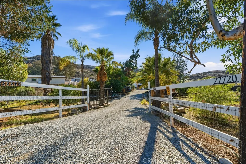 27720 Goetz, Menifee, California 92587 home-pic-3
