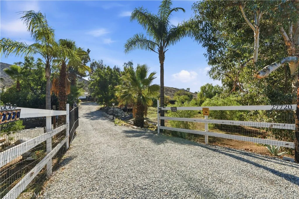 27720 Goetz, Menifee, California 92587 home-pic-4