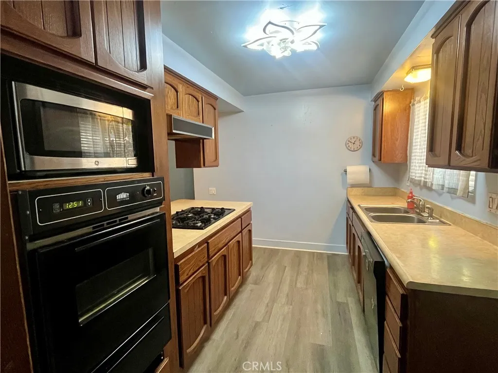 1053 Thompson N, Banning, California 92220 home-pic-2