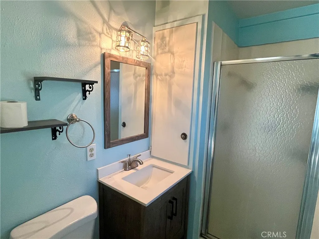 1053 Thompson N, Banning, California 92220 home-pic-6