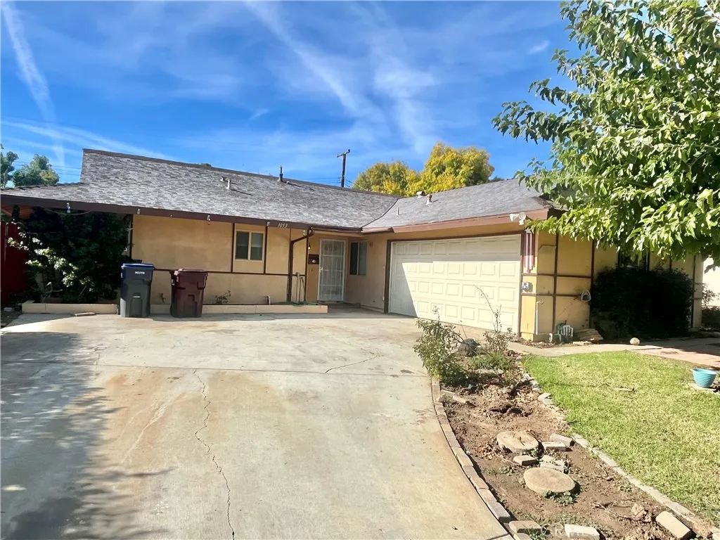 1053 Thompson N, Banning, California 92220 home-pic-0