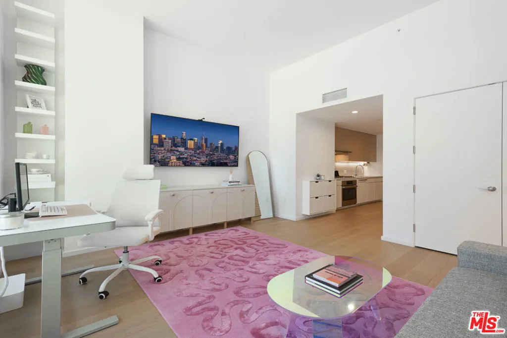 877 Francisco Street 919, Los Angeles, California 90017 home-pic-12