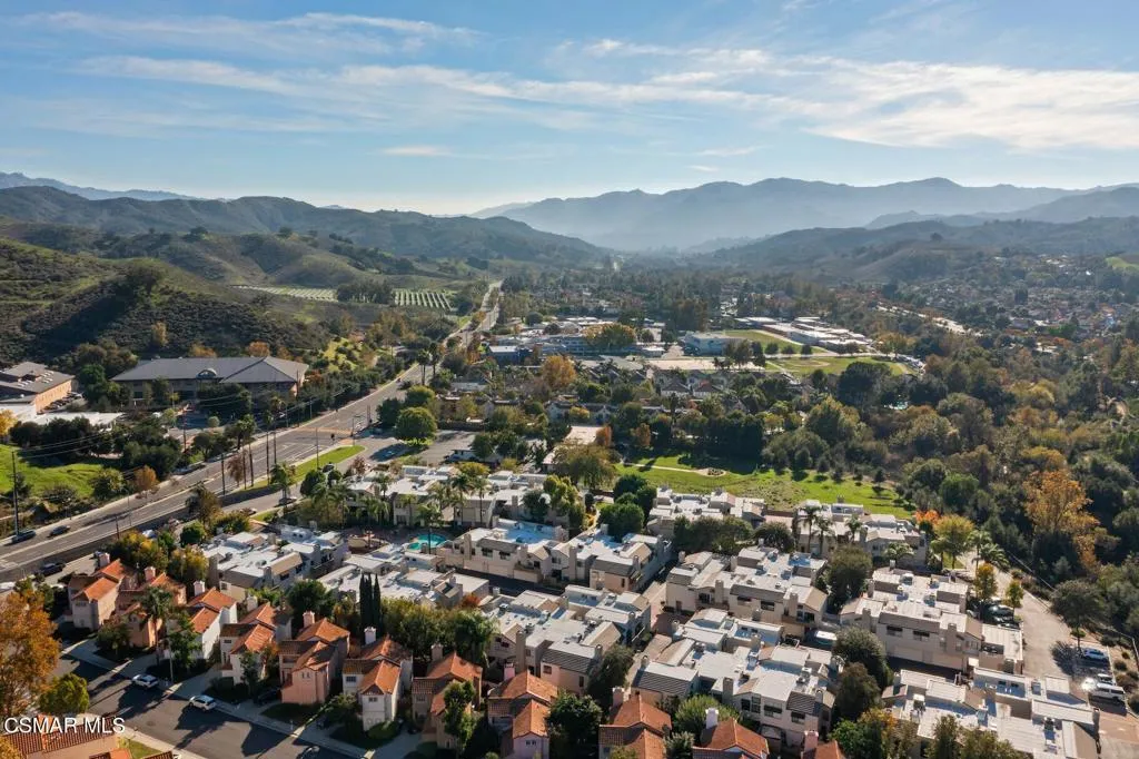 4265 Las Virgenes Road 4, Calabasas, California 91302 home-pic-25