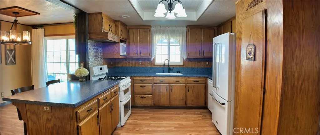 22974 Standing Rock, Apple Valley, California 92307 home-pic-1