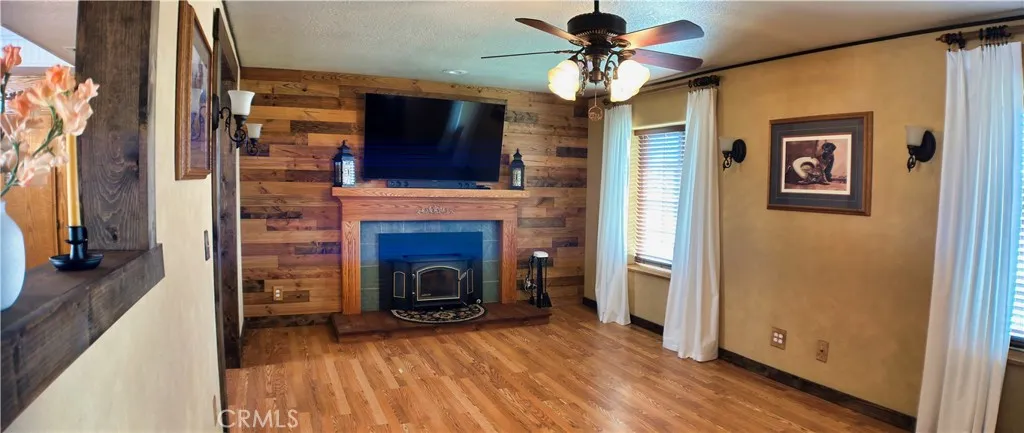 22974 Standing Rock, Apple Valley, California 92307 home-pic-2