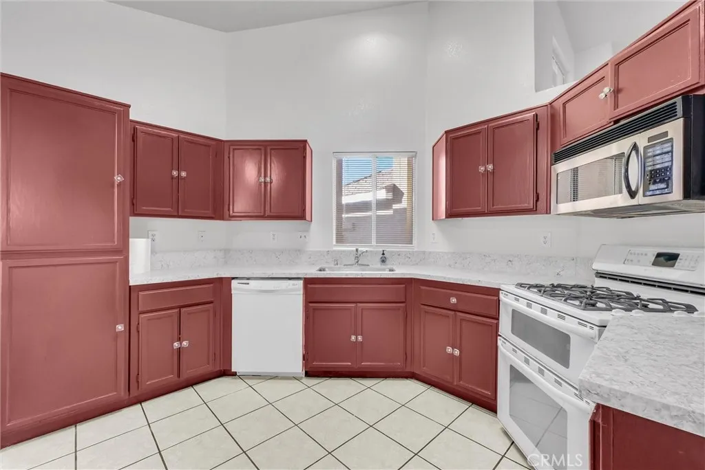 9369 Dragon Tree, Hesperia, California 92344 home-pic-6