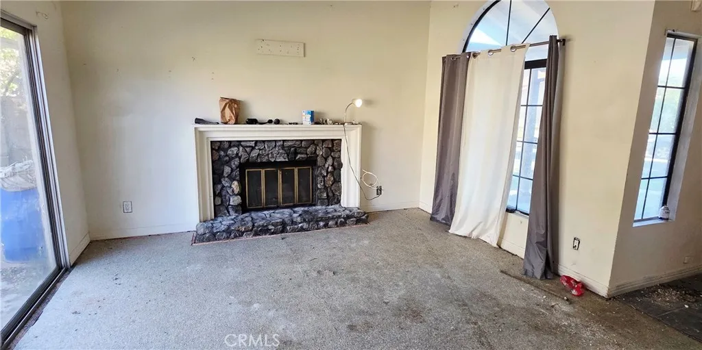 14837 Mission Glen, Sylmar, California 91342 home-pic-2