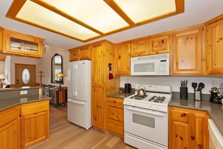 017_Kitchen