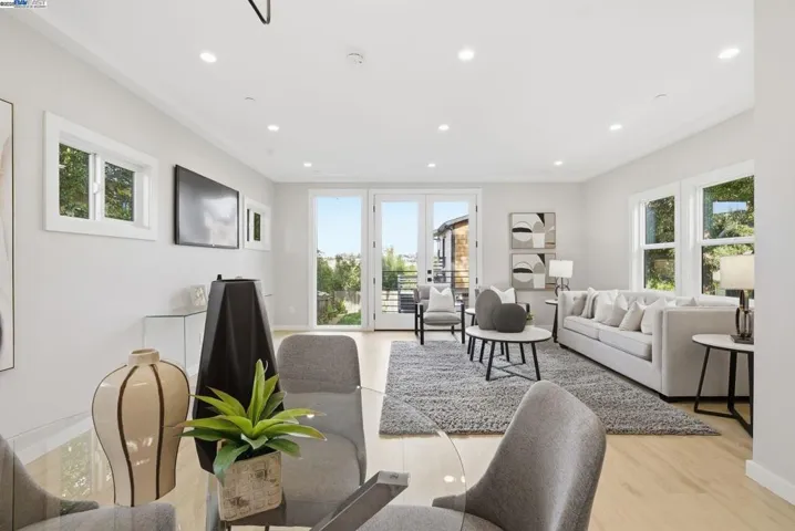 335 #1 - Family Room