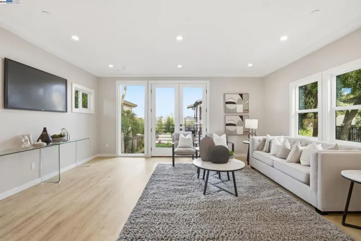 335 #1 - Family Room