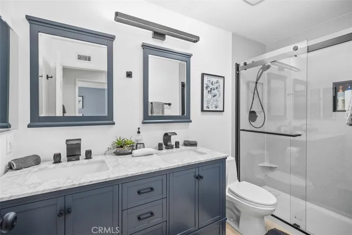 Updated Hall Bathroom