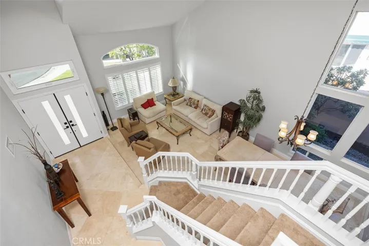 Soaring, Vaulted Ceilings
