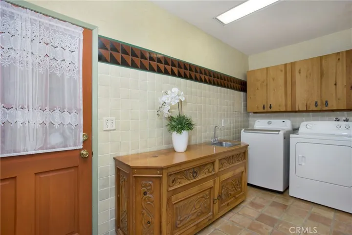 1096 Madison Place, Laguna Beach, California 92651