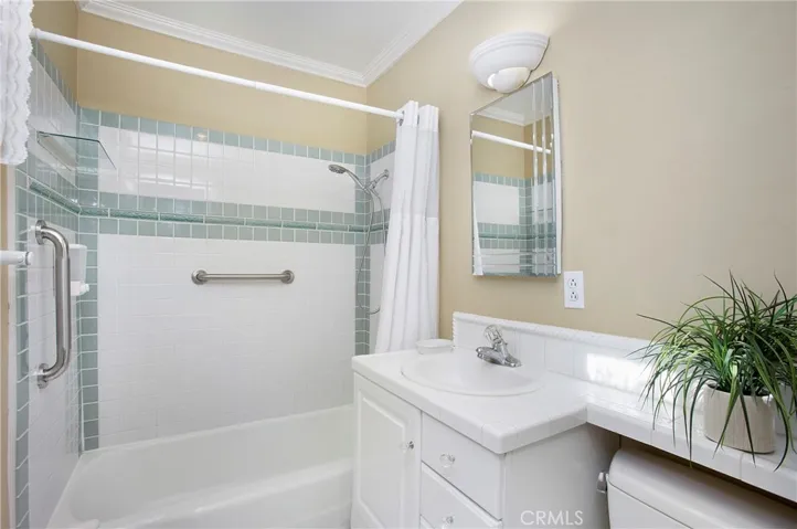 1096 Madison Place, Laguna Beach, California 92651
