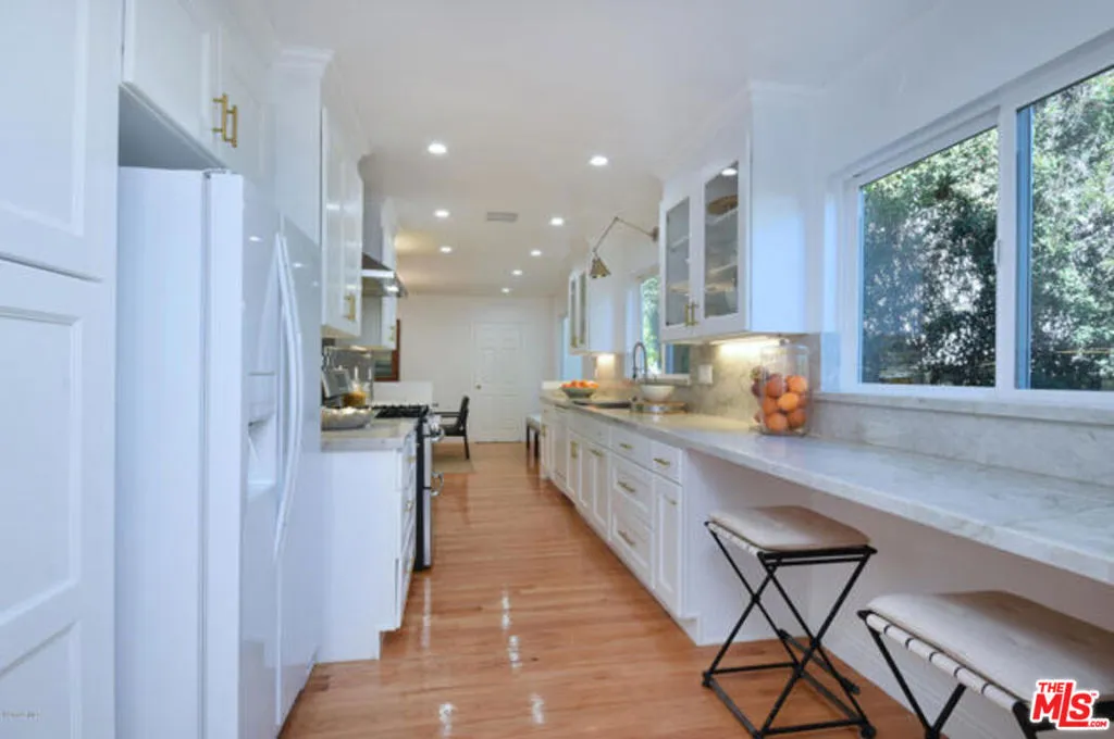 11314 Gladwin Street, Los Angeles, California 90049 home-pic-11