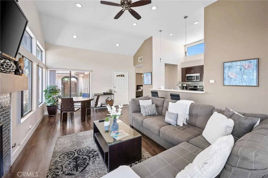 8 Bonita Lane, Palm Desert, California 92260 home-pic-7