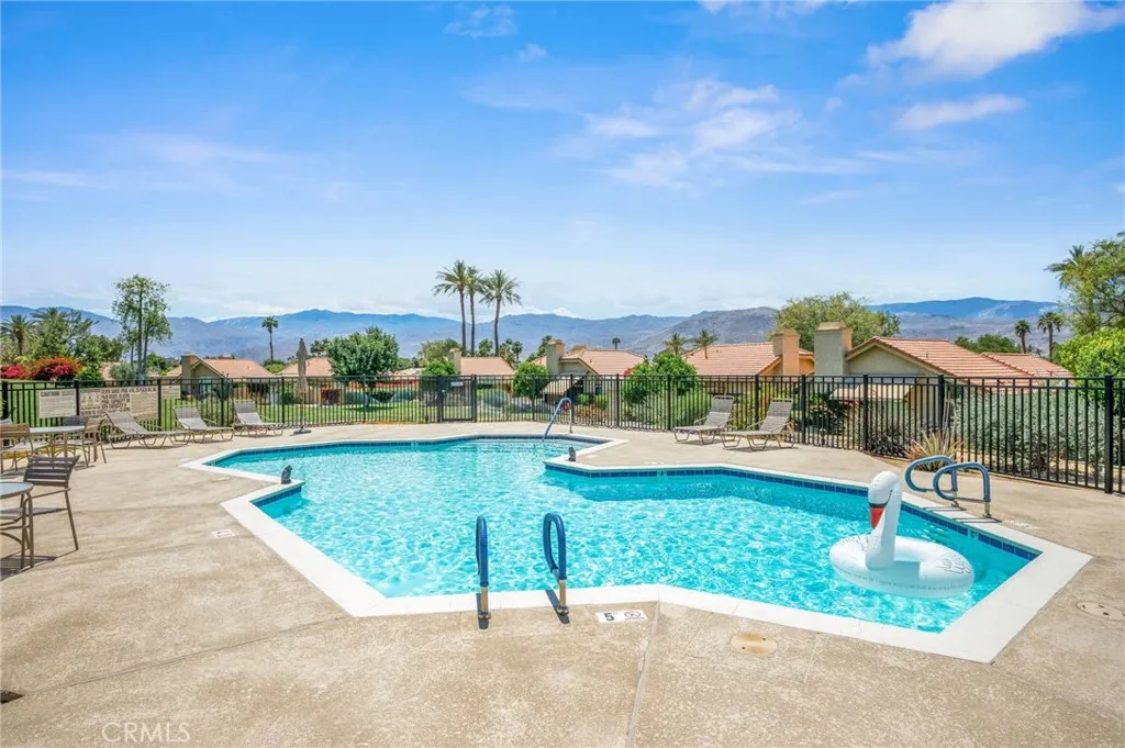 8 Bonita Lane, Palm Desert, California 92260 home-pic-36