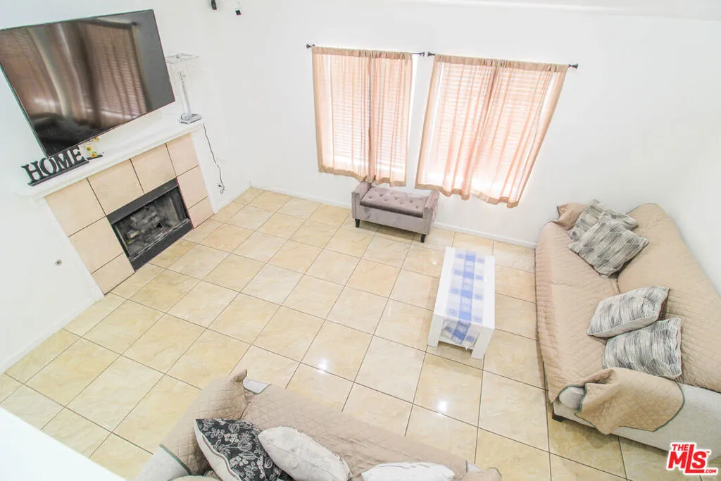 5039 Carlo Court, Palmdale, California 93552 home-pic-9