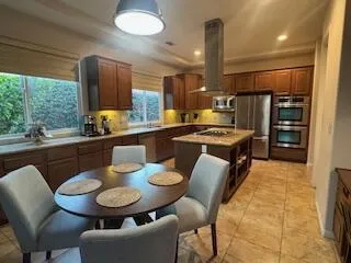 KITCHEN EATING AREA