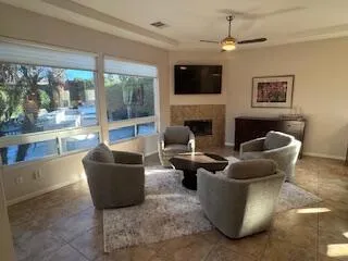 FAMILY ROOM 1