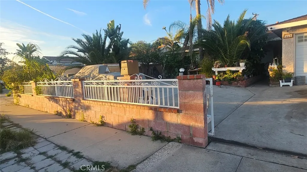 2313 Downie Place, Santa Ana, California 92706 home-pic-27