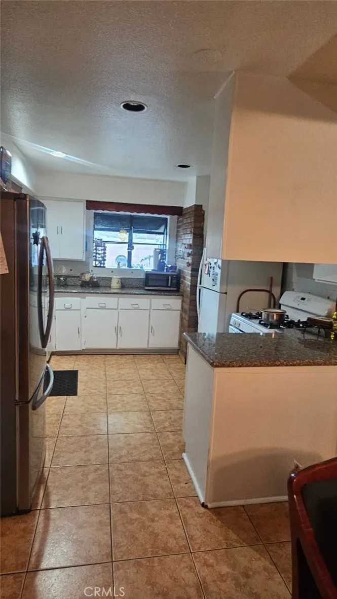 2313 Downie Place, Santa Ana, California 92706 home-pic-10