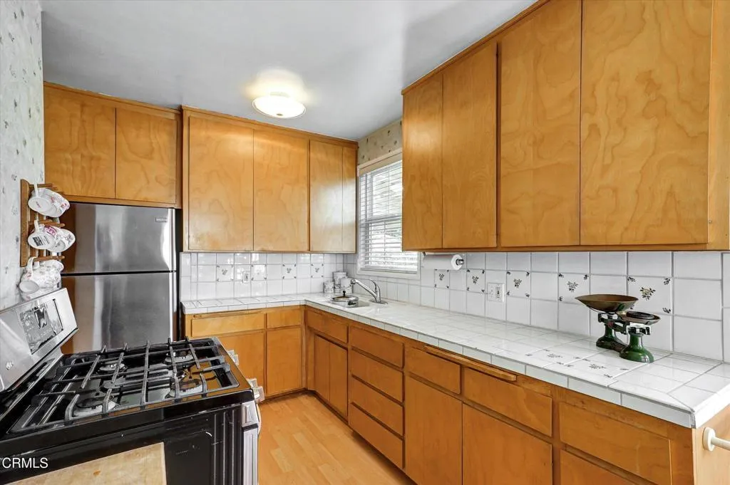 6611 Denny Avenue, North Hollywood, California 91606 home-pic-12