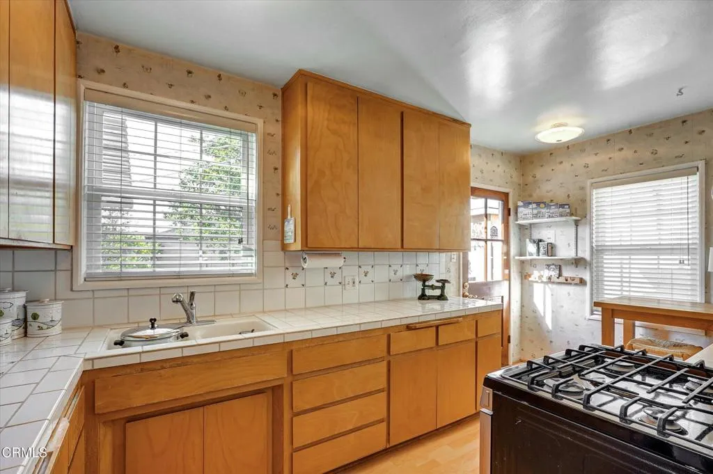 6611 Denny Avenue, North Hollywood, California 91606 home-pic-11