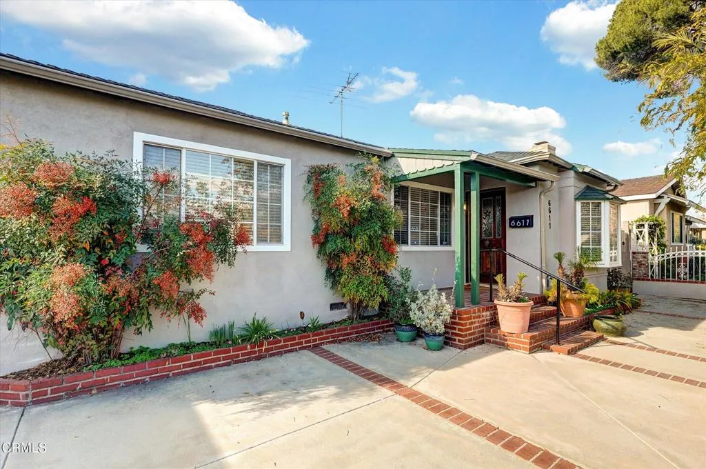 6611 Denny Avenue, North Hollywood, California 91606 home-pic-2
