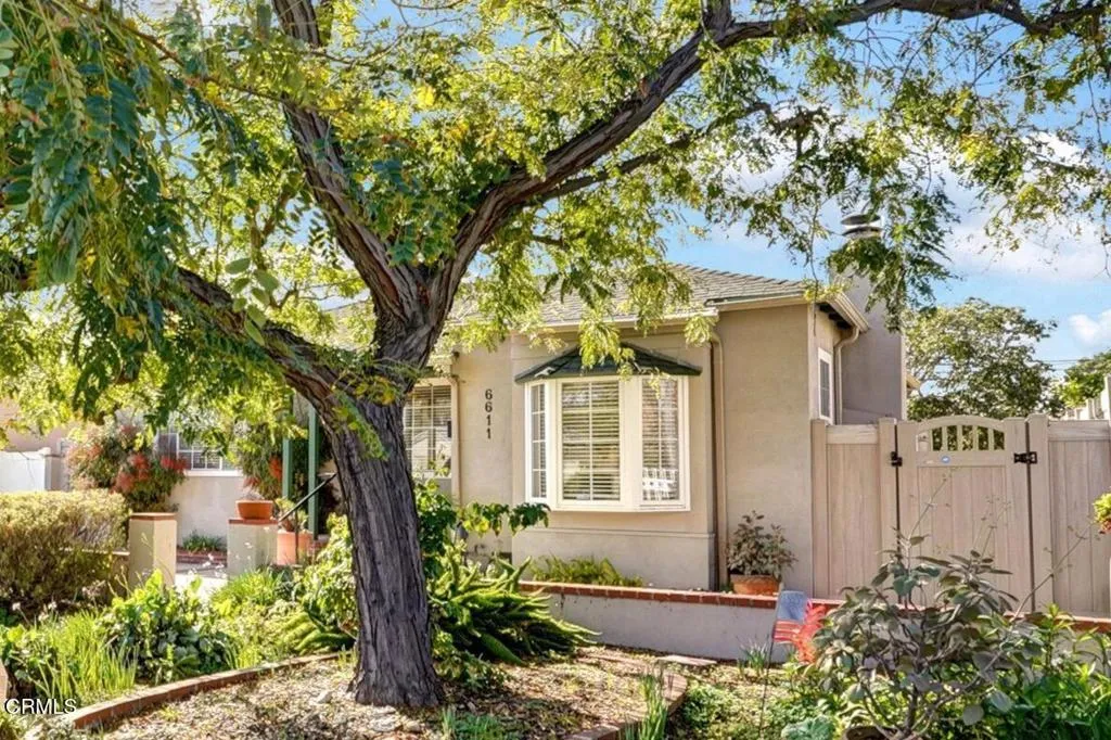 6611 Denny Avenue, North Hollywood, California 91606 home-pic-1