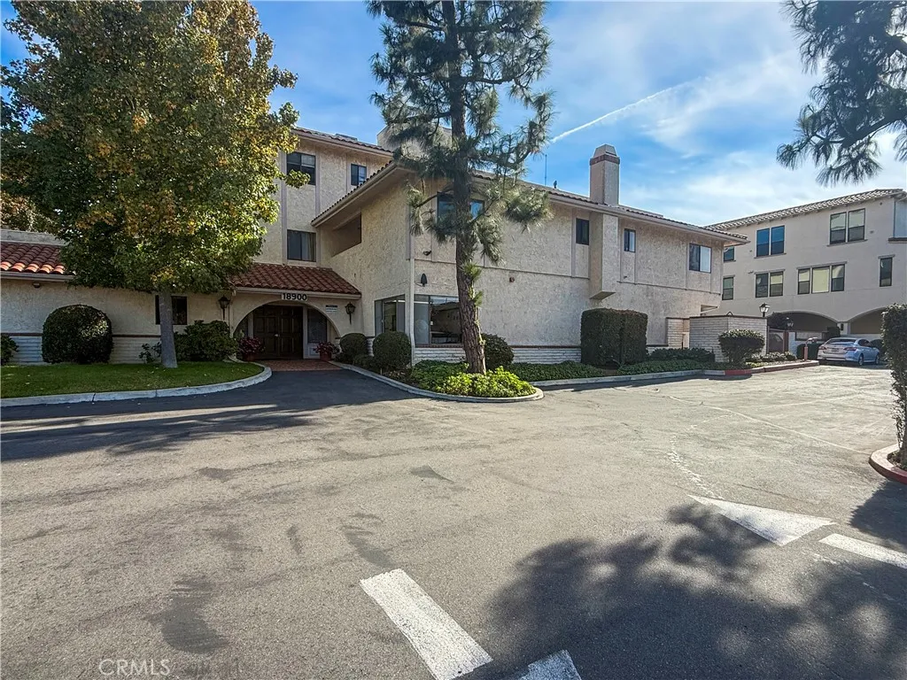 18900 Delaware 43, Huntington Beach, California 92648 home-pic-17
