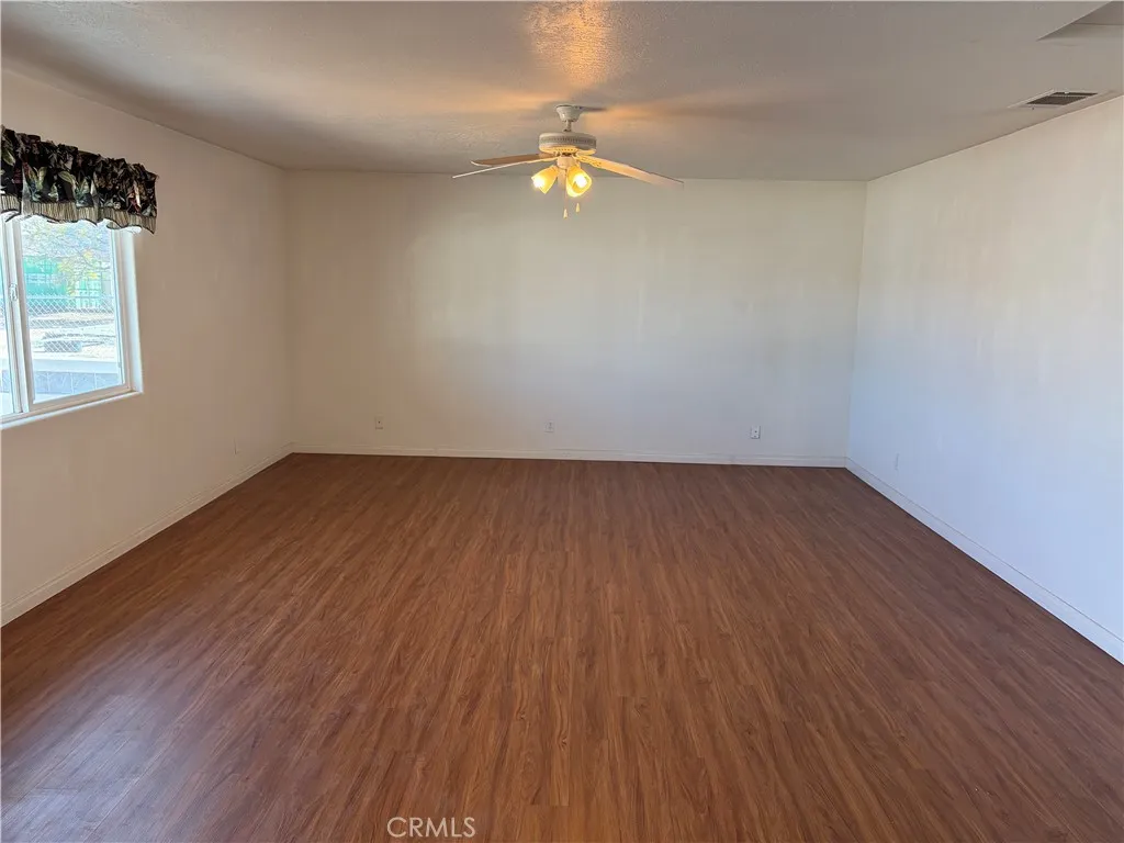 7413 Montrose, Hesperia, California 92345 home-pic-4