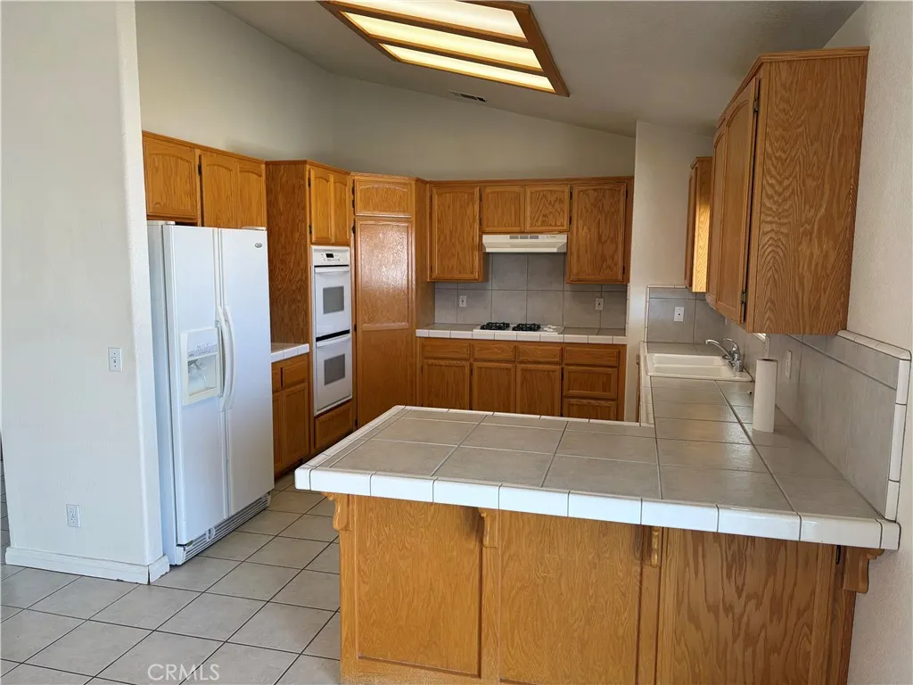 7413 Montrose, Hesperia, California 92345 home-pic-6