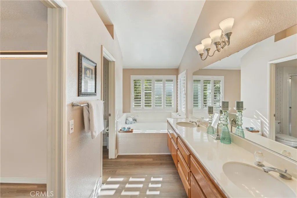 3480 Mountainside Circle, Corona, California 92882 home-pic-25