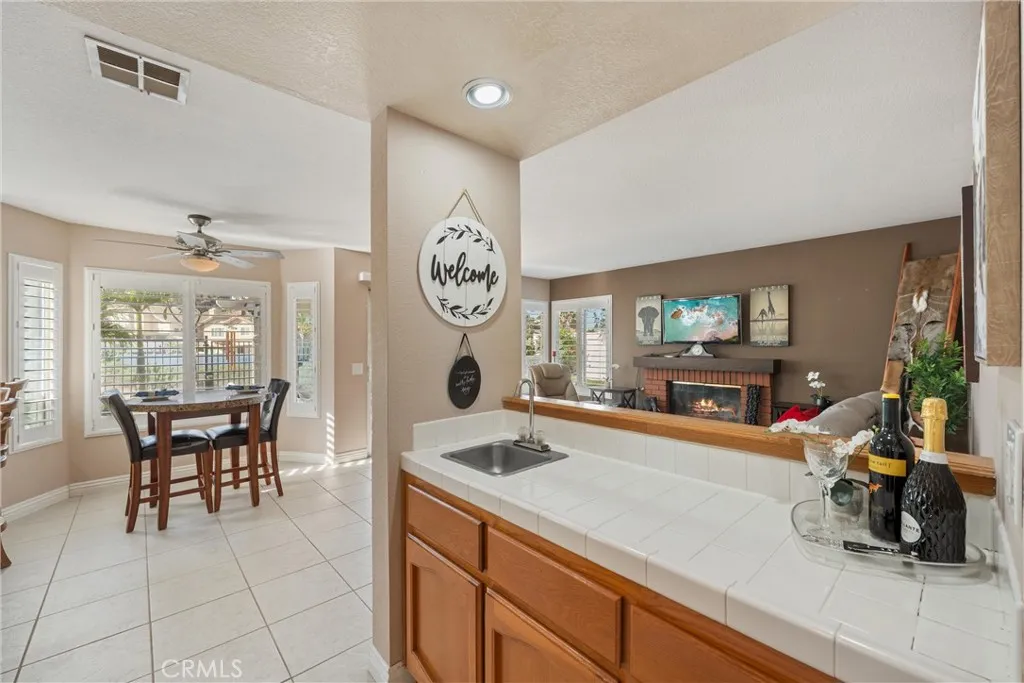 3480 Mountainside Circle, Corona, California 92882 home-pic-21