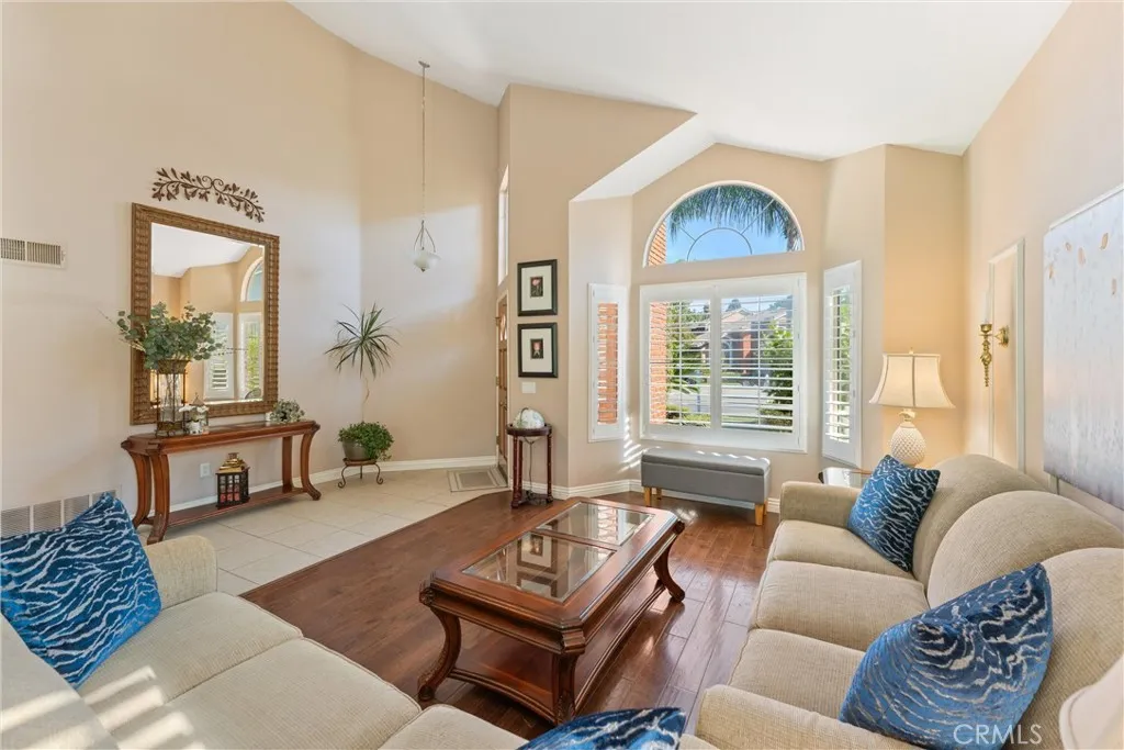 3480 Mountainside Circle, Corona, California 92882 home-pic-11