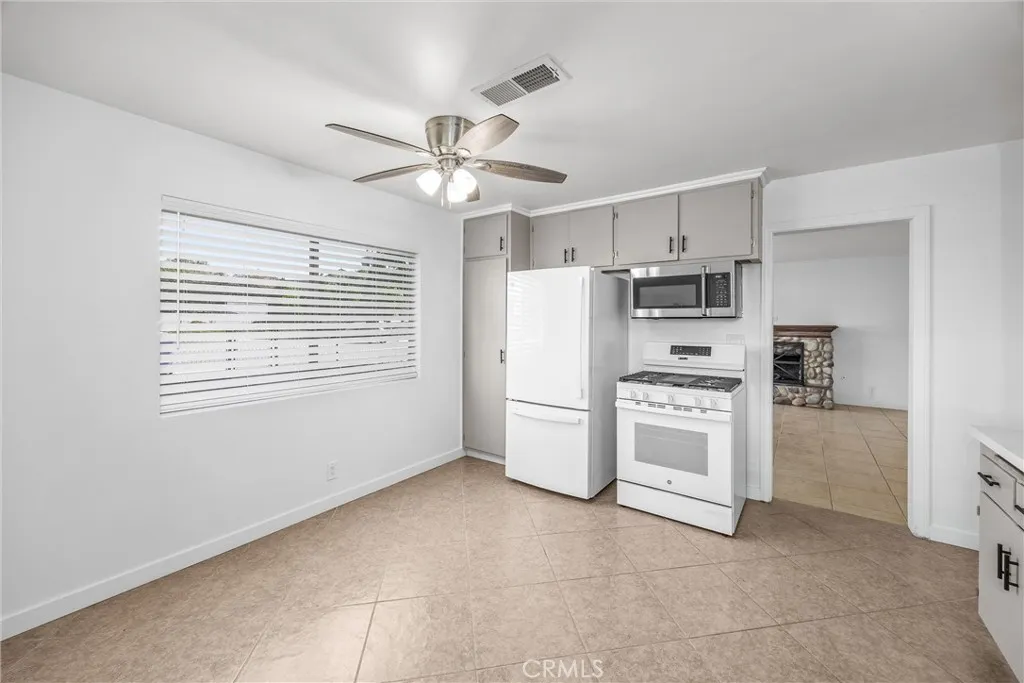 12704 California Street, Yucaipa, California 92399 home-pic-15