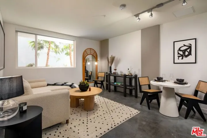 1120 W 6th Street 1555, Los Angeles, California 90017