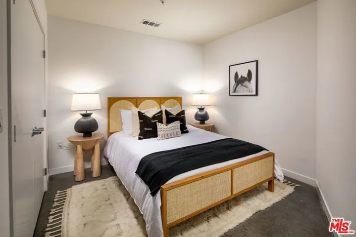 1120 W 6th Street 1235, Los Angeles, California 90017
