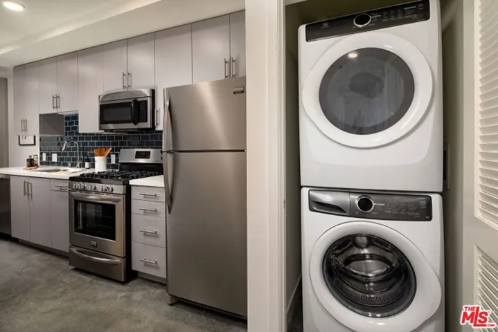 1120 W 6th Street 1210, Los Angeles, California 90017