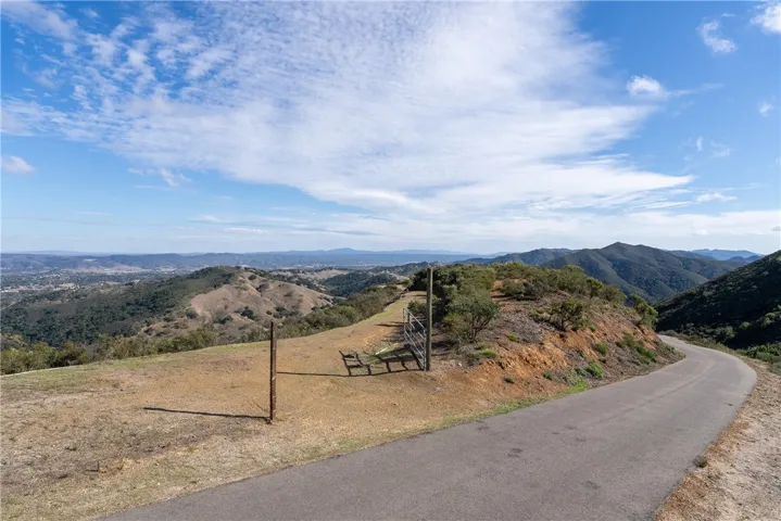13730 Falcon, Atascadero, California 93422 — photo 5