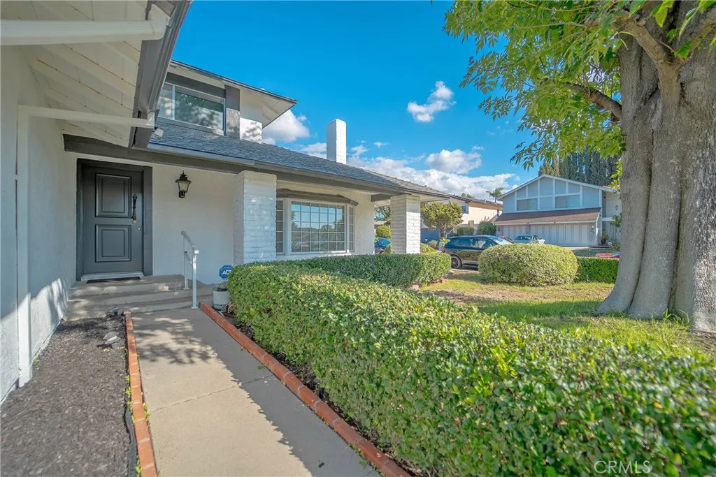 25401 Helena Circle, Mission Viejo, California 92691 home-pic-1