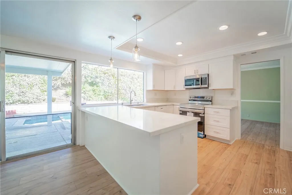 25401 Helena Circle, Mission Viejo, California 92691 home-pic-5