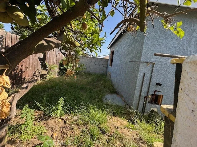2941 Baltic, Long Beach, California 90810 home-pic-15
