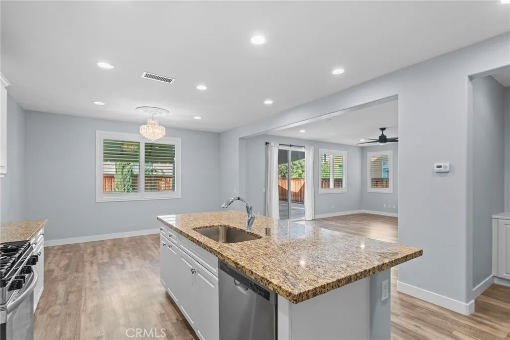 11478 Elderberry Lane, Corona, California 92883 home-pic-11