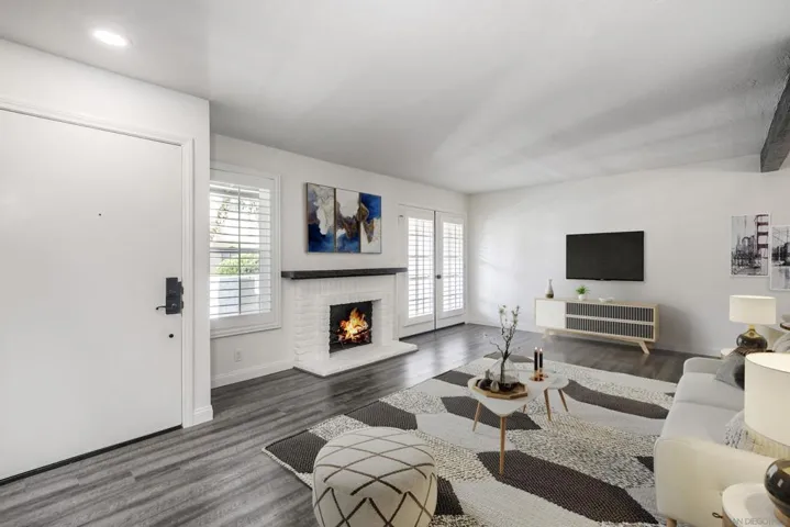 Virtually staged. Some elements have been digitally added. https://cdnparap00.paragonrels.com/ParagonImages/Property/p0/SDMLS/250044712/9/120/90/f59646d8a8c084c23a17e0c0985f6537/3/cb9babf97f983efc4cb00988c2ae3b7b/250044712-e076144c-5e8b-4162-ad60-4169b93c