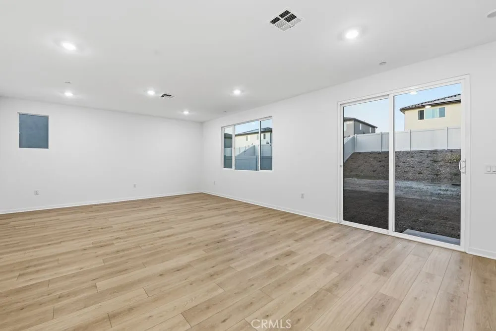 33262 Damask Lane, French Valley, California 92596 home-pic-7
