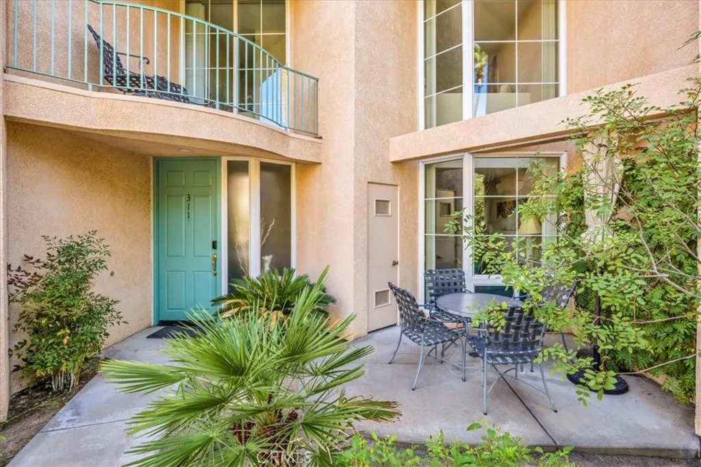 1555 N Chapparal, Palm Springs, California 92262 home-pic-2