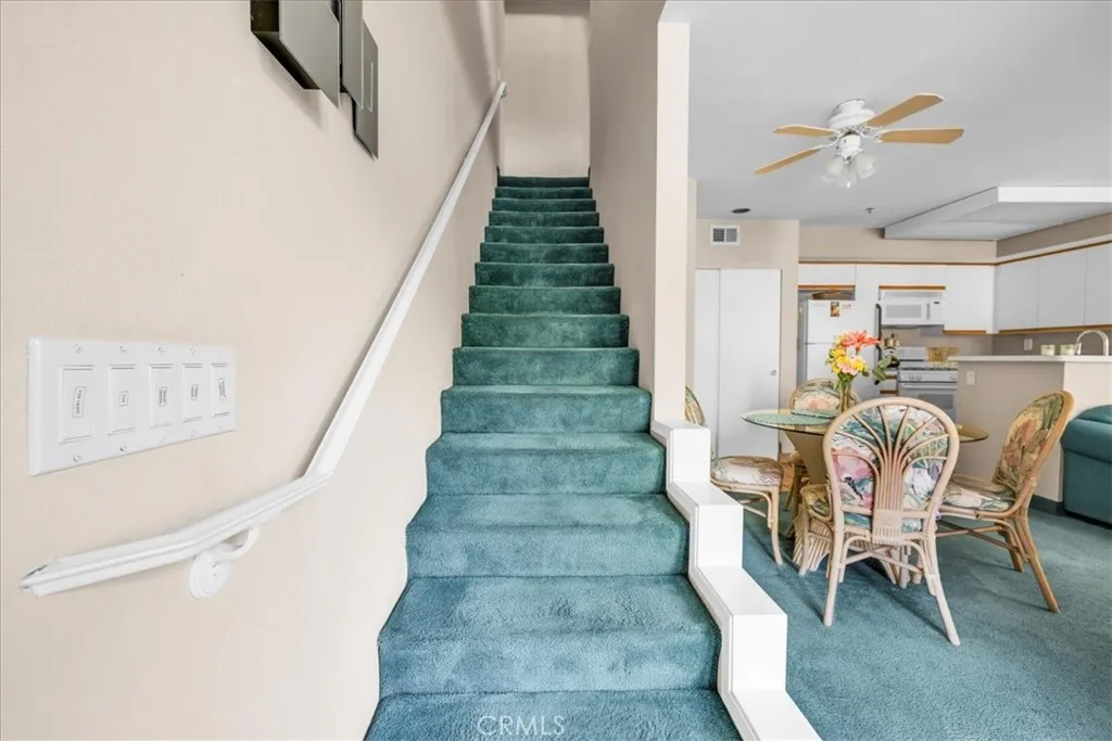 1555 N Chapparal, Palm Springs, California 92262 home-pic-19