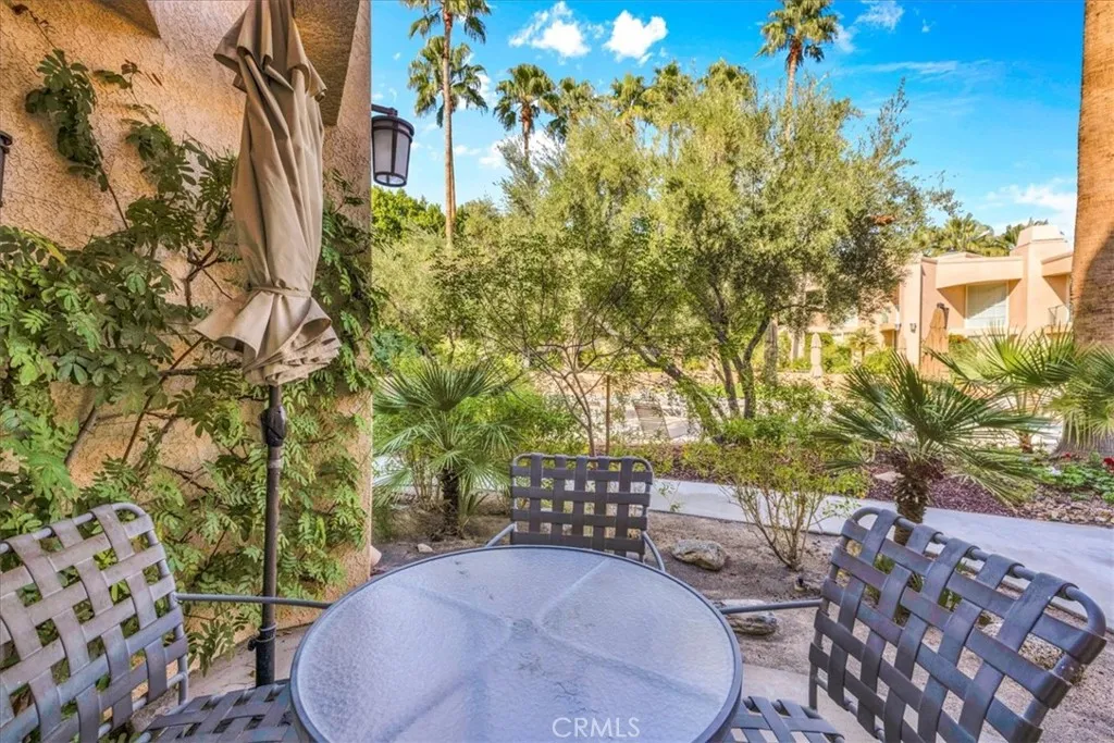 1555 N Chapparal, Palm Springs, California 92262 home-pic-4